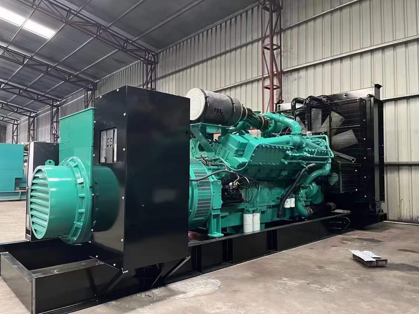 泸西如何降低 800kW 柴油发电机输出电流的波动？