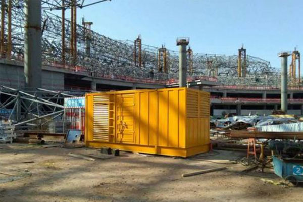 泸西发电机出租如何判断空气滤清器是否需要更换？