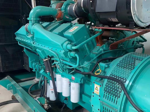 泸西更换100kW柴油发电机组机油时，需要注意哪些事项？